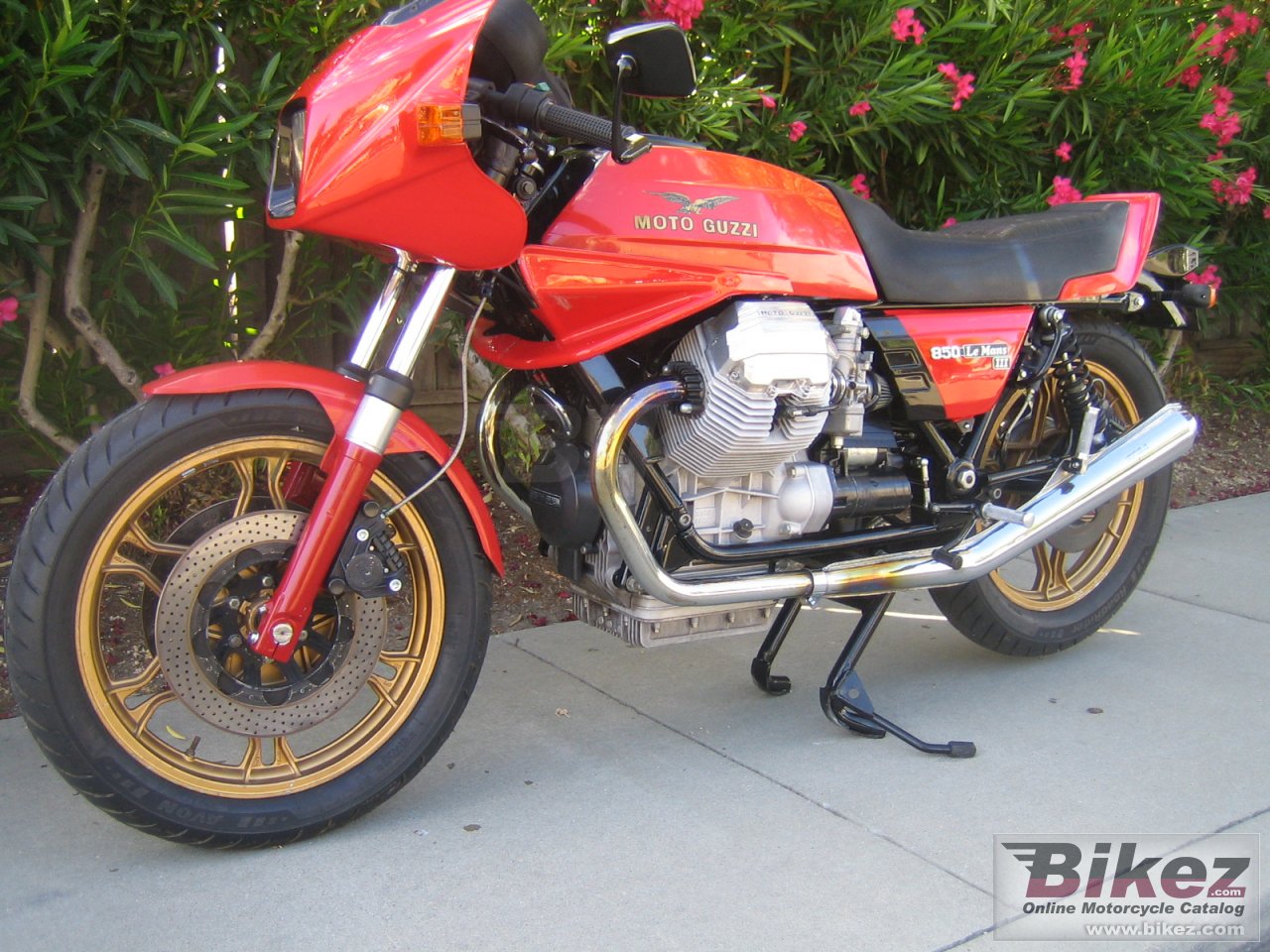 Big  850 le mans iii picture and wallpaper from Bikez.com